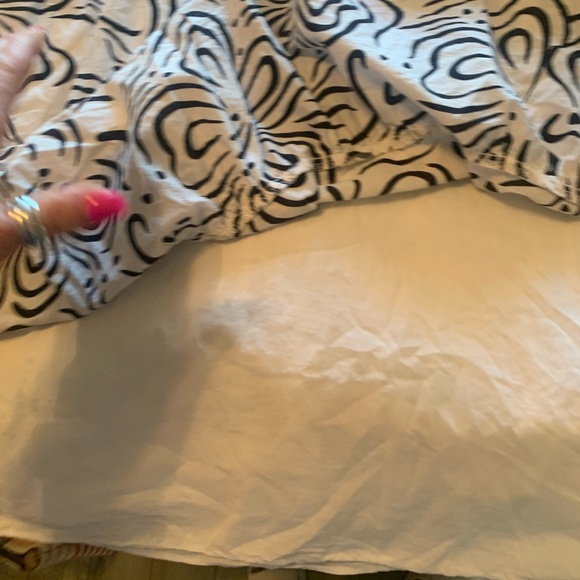 Zara White & Black Printed Tired V-Neckline Midi Dress Voluminous Sleeves Lined - Picture 11 of 12